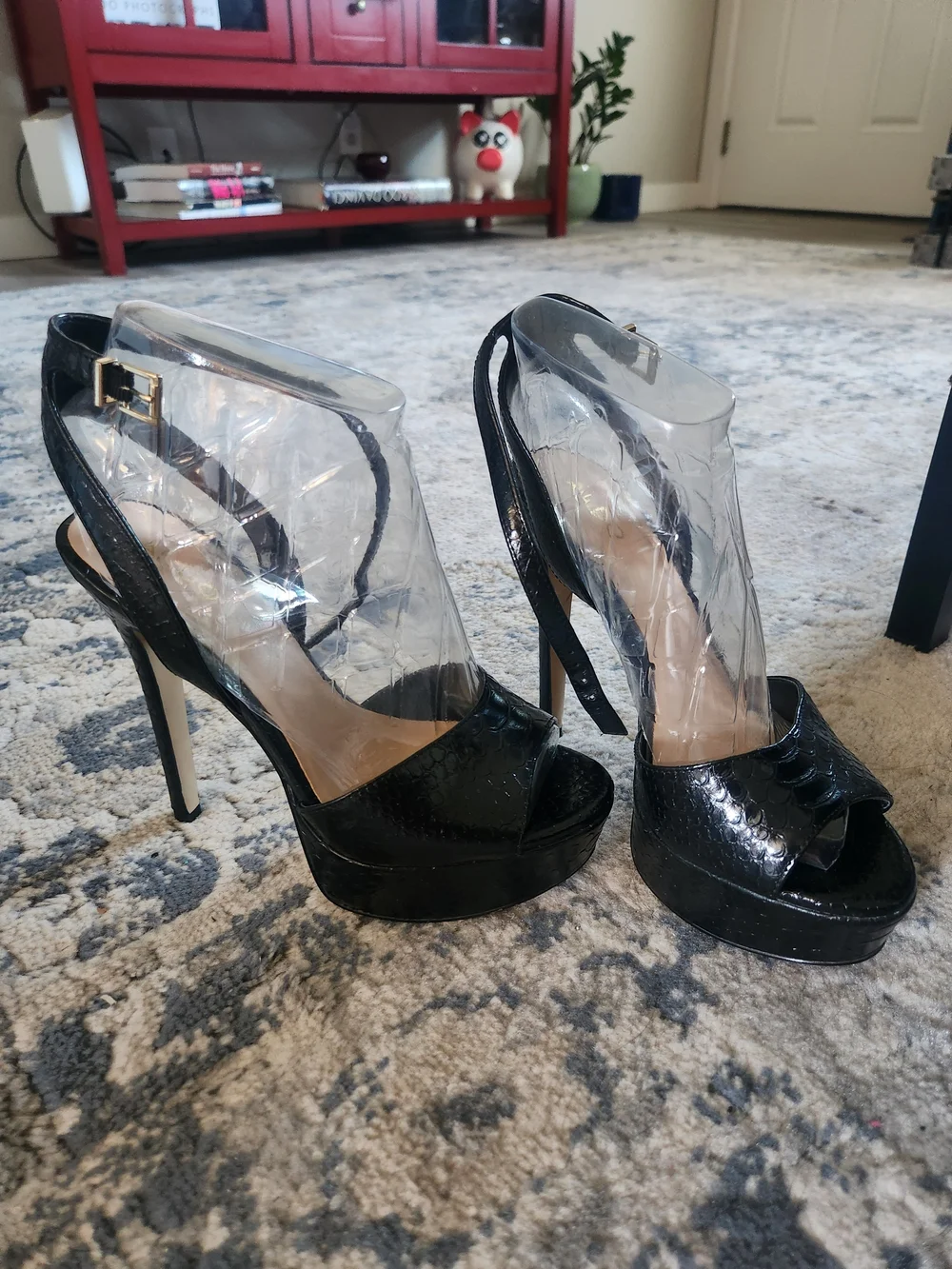 GORGEOUS ALDO Black Faux-Snakeskin Platform High Heels with Ankle Strap